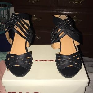 Jessica summer wedge. Avenue.